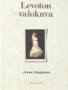 Levoton valokuva -kirjan kansi