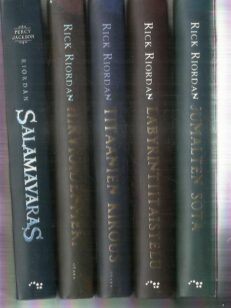 Percy Jackson 1-5 - Salamavaras, Hirviöiden meri, Titaanien kirous, Labyrinttitaistelu, Jumalten sota -kirjan kansi