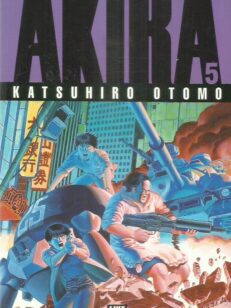 Akira 5 -kirjan kansi